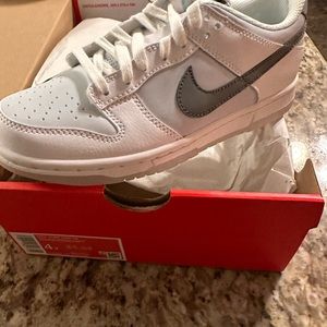 2 girls shoes 1 men shoes